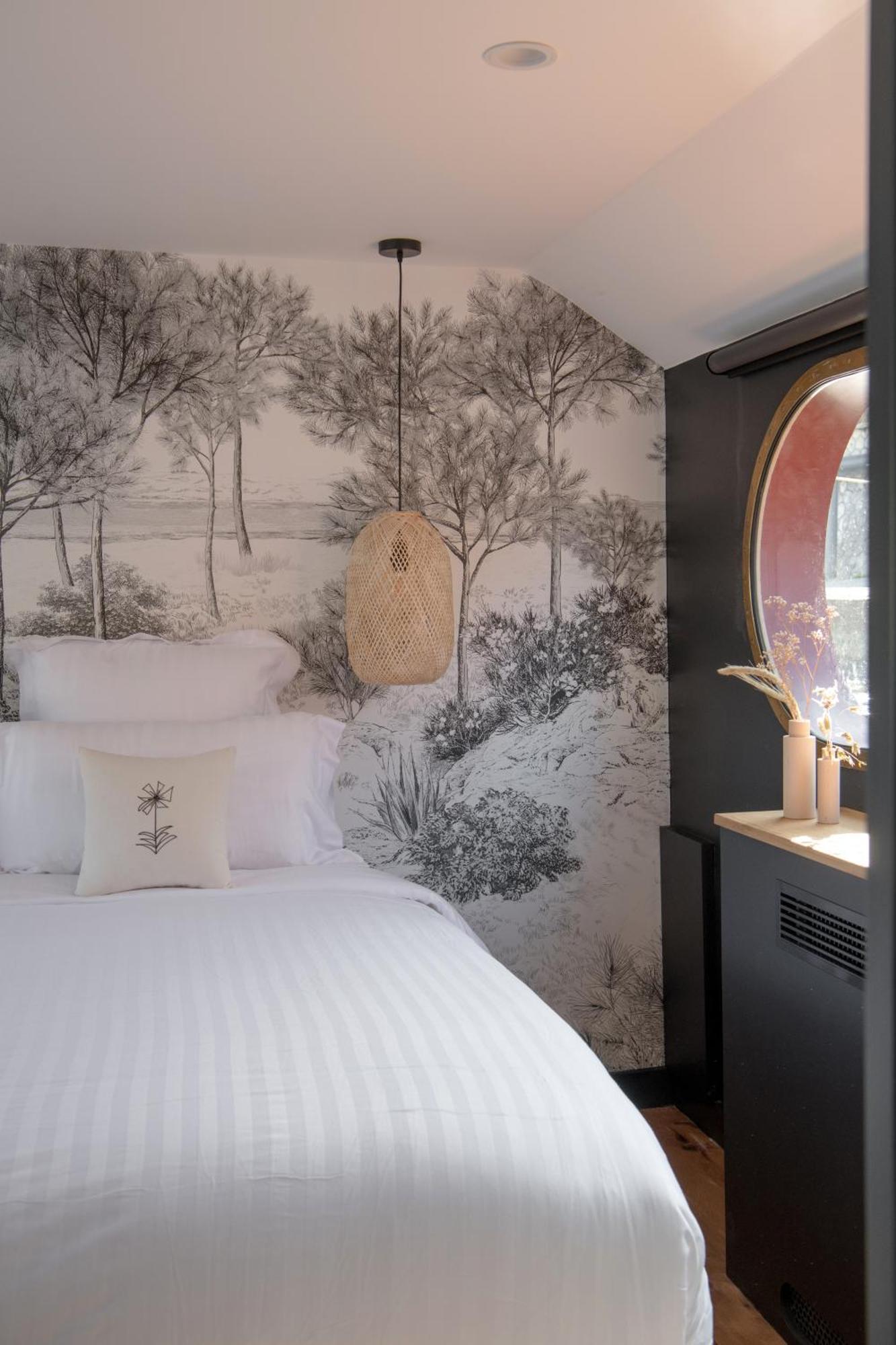 La Peniche - Bed And Bicycle - Tournon Hotel Ngoại thất bức ảnh